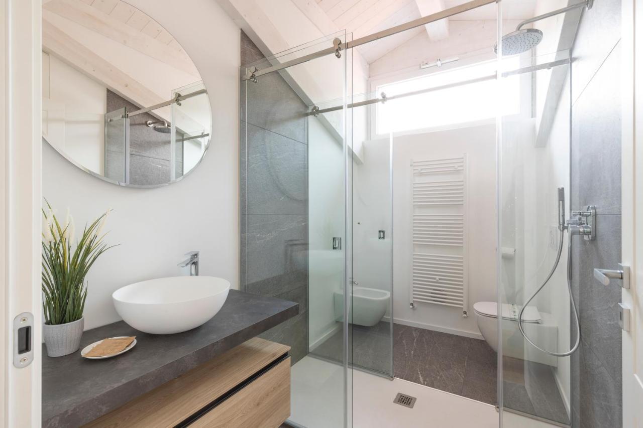 Olmo Suites โกโม ภายนอก รูปภาพ