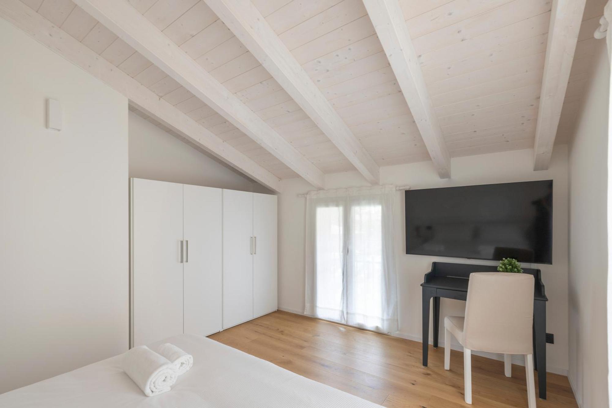 Olmo Suites โกโม ภายนอก รูปภาพ